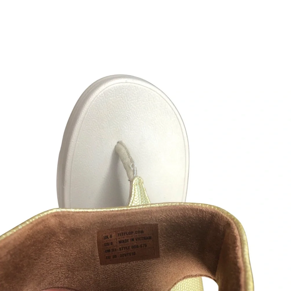 FitFlop Olive Sandals Size 8 Gold Neutral Toe Post Thong Comfort Minimalist